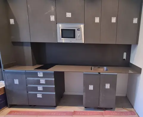 Encimera de cocina a medida — trabajo de Marbres Chust, 2026