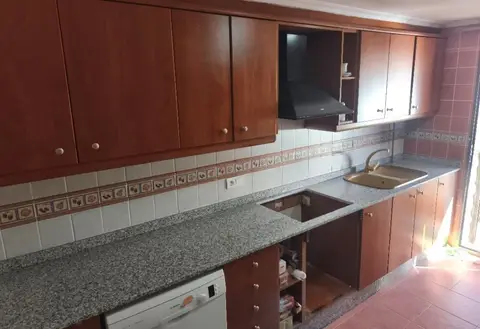 Encimera de cocina a medida — trabajo de Marbres Chust, 2026