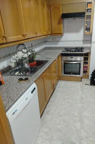 Encimera de cocina a medida — trabajo de Marbres Chust, 2026
