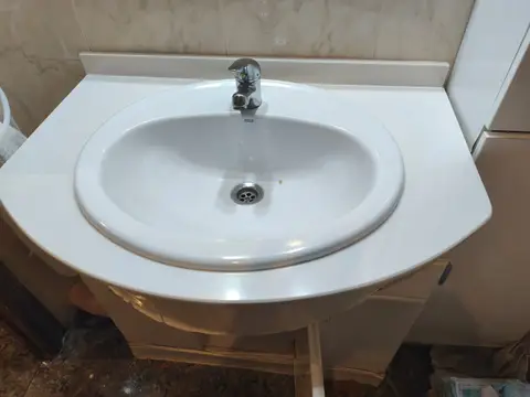 Encimera de baño y lavabo de piedra — trabajo de Marbres Chust, 2026