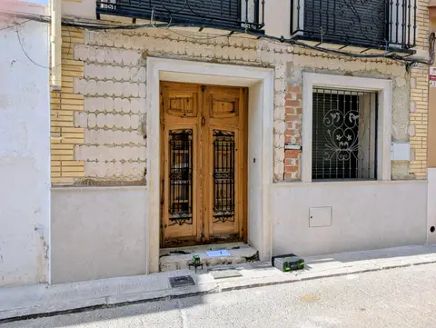 Coronación de piscina y piedra de exterior — trabajo de Marbres Chust, 2025