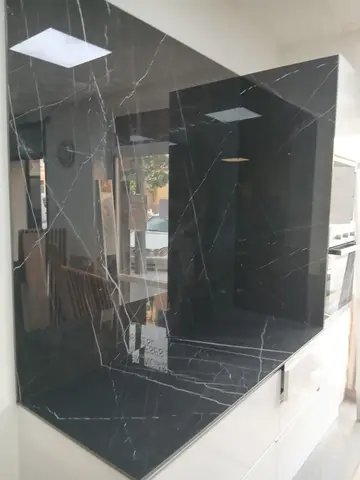 Encimera de baño y lavabo de piedra — trabajo de Marbres Chust, 2025