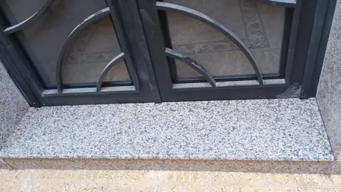 Coronación de piscina y piedra de exterior — trabajo de Marbres Chust, 2025