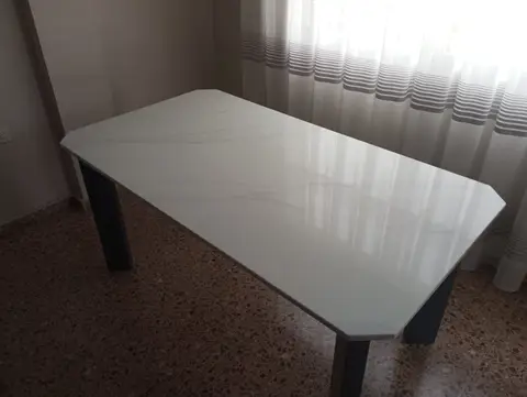 Mesa de mármol y piedra a medida — trabajo de Marbres Chust, 2025