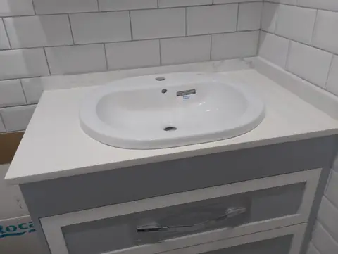 Encimera de baño y lavabo de piedra — trabajo de Marbres Chust, 2024