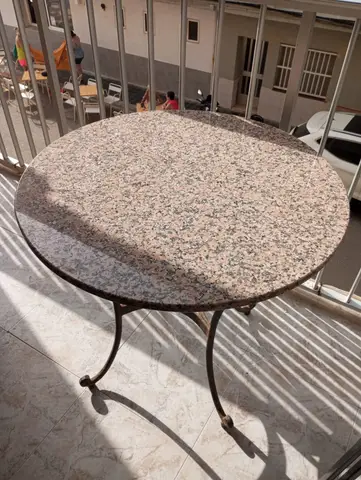 Mesa de mármol y piedra a medida — trabajo de Marbres Chust, 2024