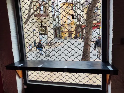 Revestimiento y pieza de piedra a medida — trabajo de Marbres Chust, 2024