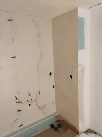 Revestimiento y pieza de piedra a medida — trabajo de Marbres Chust, 2024