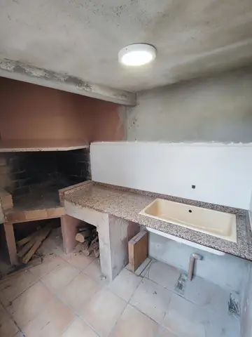 Coronación de piscina y piedra de exterior — trabajo de Marbres Chust, 2023