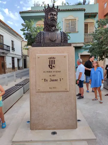 Revestimiento y pieza de piedra a medida — trabajo de Marbres Chust, 2022
